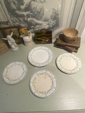 3 Assiettes à desserts & 1