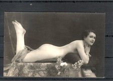 CPA JEUNE FEMME SEINS NUE SEXY