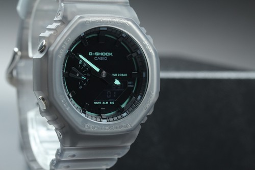 Presque comme neuve montre - [presque,