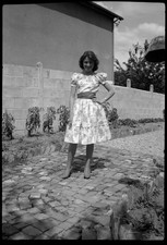 Portrait jeune femme robe à