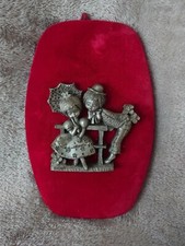 Petit tableau velours étain du prince ciselé main 82 % Bachet