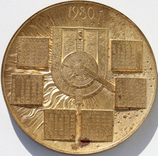 MEDAILLE DE TABLE EN BRONZE - CALENDRIER 1980 - MUSEE DE BAVIERE - 94 mm - 405 g