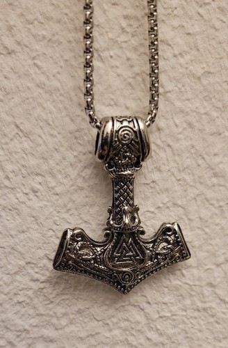Collier pendentif marteau - , de