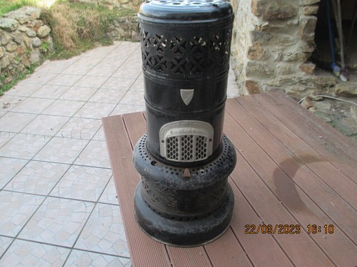 Ancien chauffage poêle - , a