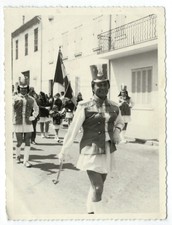 photo snapshot vintage 1960 les hommes majorette - gay interest -  humour 