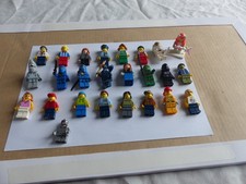 Lego : lot de 25 figurine récente