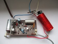 carte ampli a quatre transistors monté sur tourne disque TEPPAZ ECO