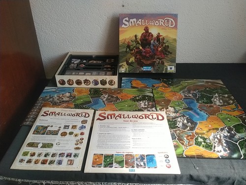 Jeu plateau small world days - small,