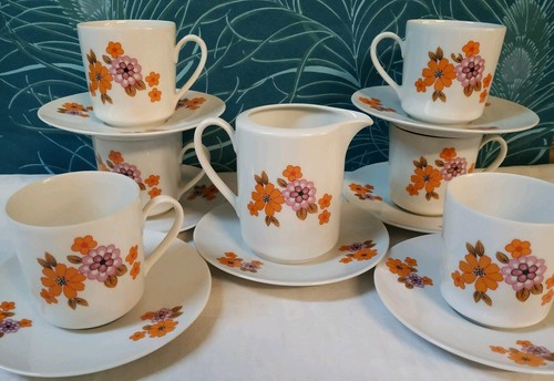 Tasses café 1 crémier - +,