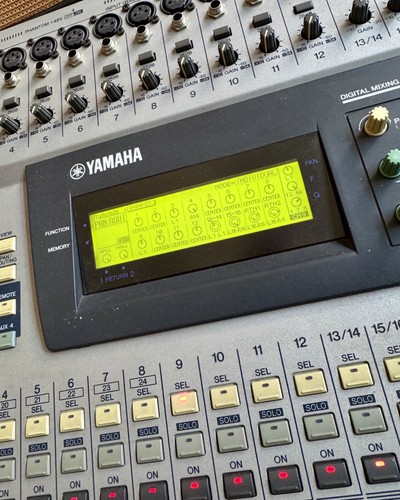 Mélangeur yamaha 01v flight - 01v,
