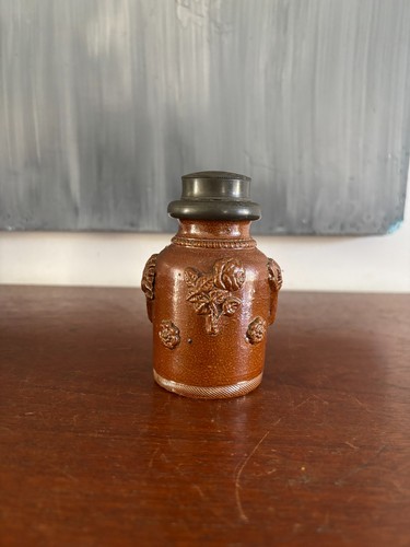 Ancien petit pot pour - petit,