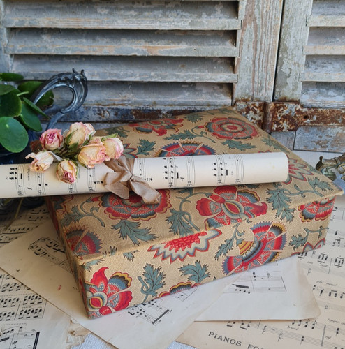 Ancienne boite couture en - a,