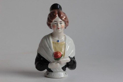 Demi figurine porcelaine femme - demi,