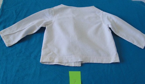 Ancienne brassière bébé
