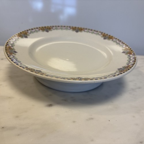 Plat sur pied - plat,