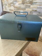 Ancienne boîte de secours à