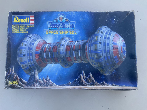 Revell model kit perry - --revell,