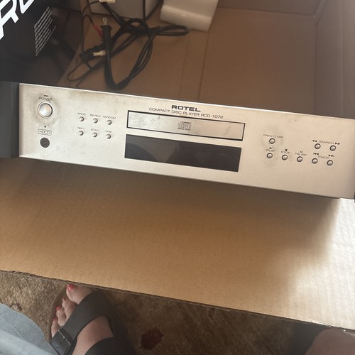 Rotel compact disc - compact, player