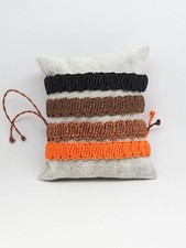 Bracelets / Chevilles En Fil Ciré Du Macramé Avec Design Du Ondas.