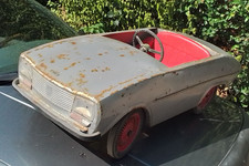 Auto Voiture À Pédales Rare