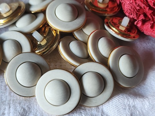 Lot boutons vintage - 6,