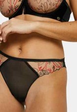SANS COMPLEXE TANGA Modèle