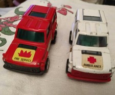 Lot de 2 majorettes Pompiers