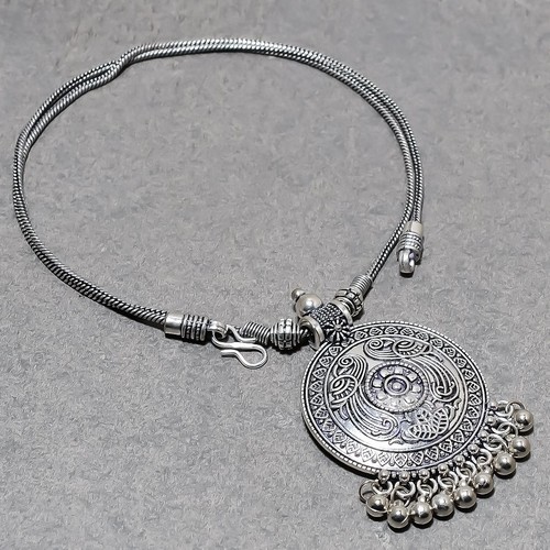 Pendentif chaîne bijou ancien