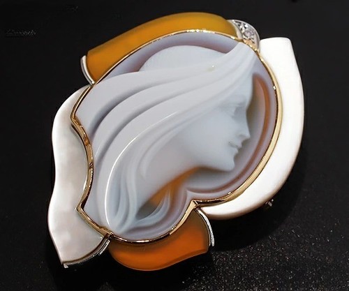Breloque pendentif broche