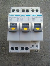 3 x  disjoncteur 2 poles HAGER