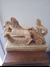 Sculpture en Résine Char Romain Vintage 2 Chevaux et Romain Soldat sur socle...