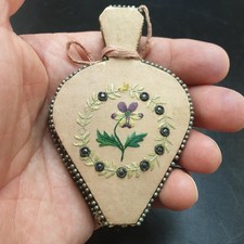 Pique aiguilles ancien Brodé