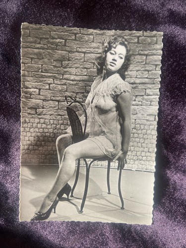 Artistique femme en - nu,