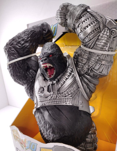 Mcfarlane raw gor robot - cy-gor,