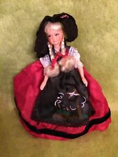 Poupée MABEL folklorique