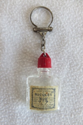 Ancien porte clef bouteille - porte,