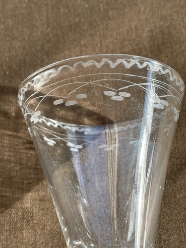 Verre pied xviii ème - a,