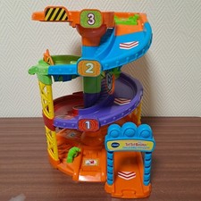 Tut Tut Bolides Parking toboggan complet avec 1 véhicule