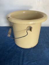 Ancien pot de chambre en tôle émaillée jaune