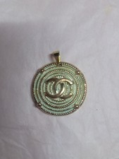 Collier Upcyclé Avec Bouton