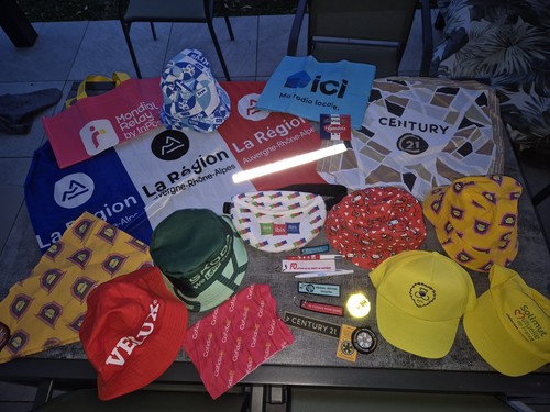 Lot goodies caravane - lot, tour