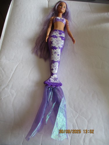 Poupee barbie color reveal - "color,