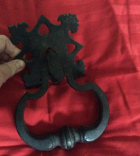 Ancien grand heurtoir de porte en fer forgé complet serrure ancienne