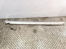 KIA Carnival MK2 2.9CRDI 136kW 2008 Bas De Caisse Droit En Plastique 877644D200