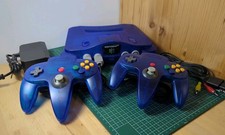 Console Nintendo 64 PAL Europe + 2 Manettes RCA Et Alimentation N64 Bleue