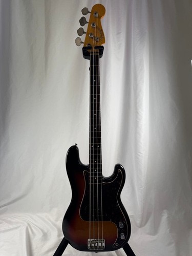 Guitare basse - guitare,