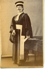 France, femme travestie en juge masculin  Vintage albumen print,  Tirage alb