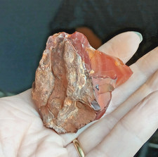 Cornaline pierre brute 61,85 g / 4,5 cm Madagascar