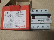 Legrand 07978 - Disjoncteur Différentiel 20A - Triphasé 4P - Courbe C 300ma