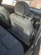 siége avant droit pour